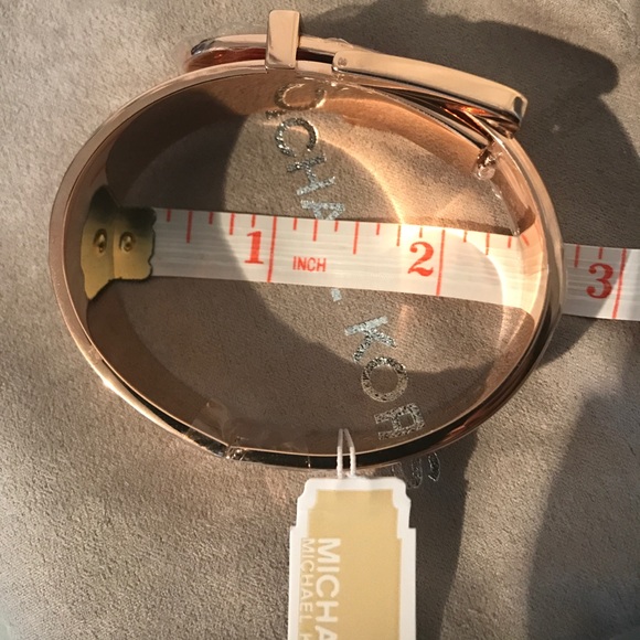 Authentic MK rose gold tone ribbed belt bracelet - Picture 8 of 8